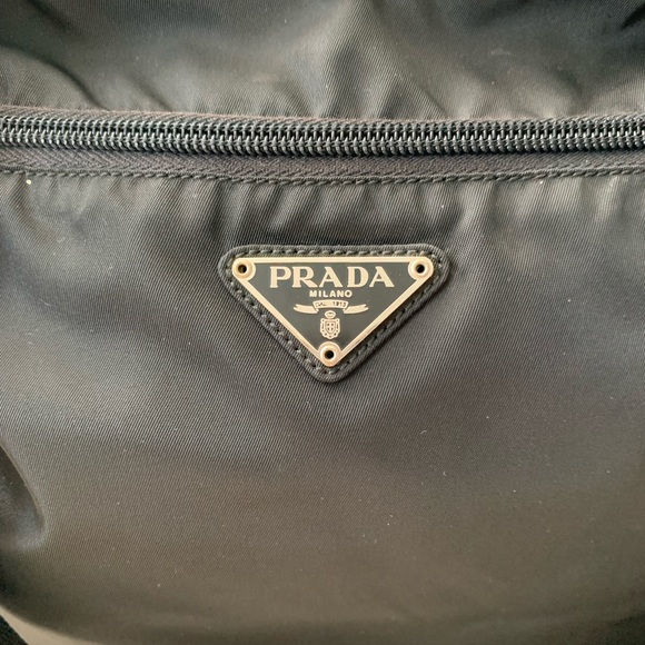 🔥 PRADA Tote 🔥 - Picture 2 of 9
